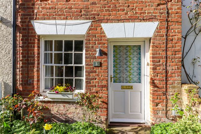 3 Windmill Cottage, Kings Langley photo 2