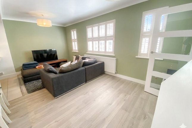 3, Lynwood Crescent, Berkshire photo 4