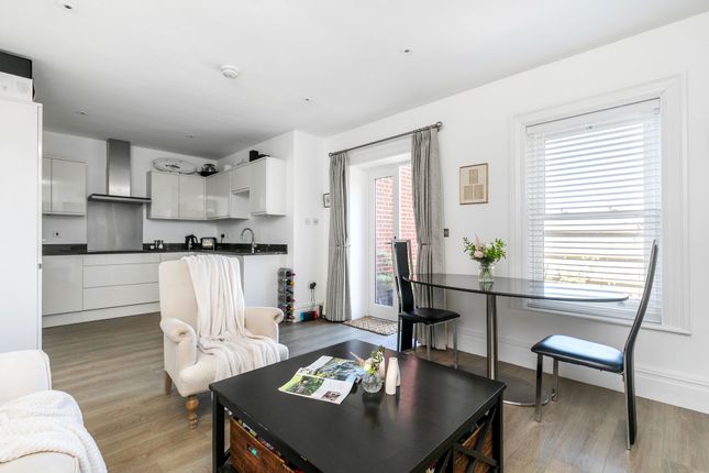 6 Voysey Court Park Road, Winchester photo 4
