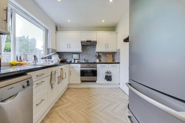 3, Sussex Avenue, Leeds photo 4