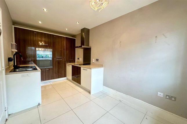 12, Stonechat Croft, Berkshire photo 2