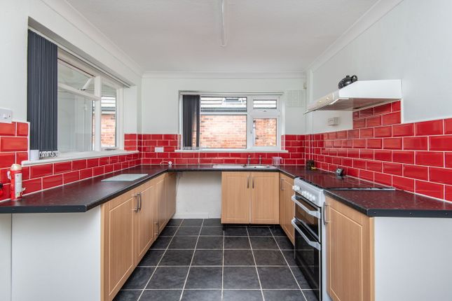 47, Hessle Drive, Boston photo 2