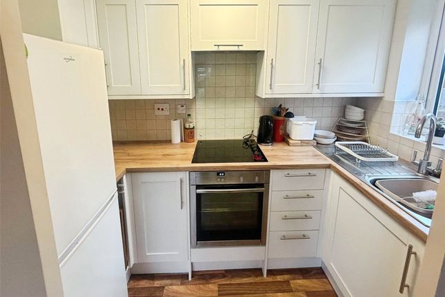Flat 16, Exmouth Court,, Long Causeway, Devon photo 4