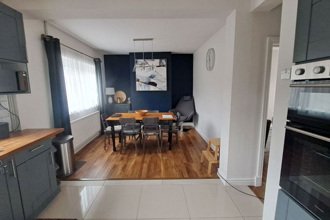 19, Crescent Road, Ammanford photo 3