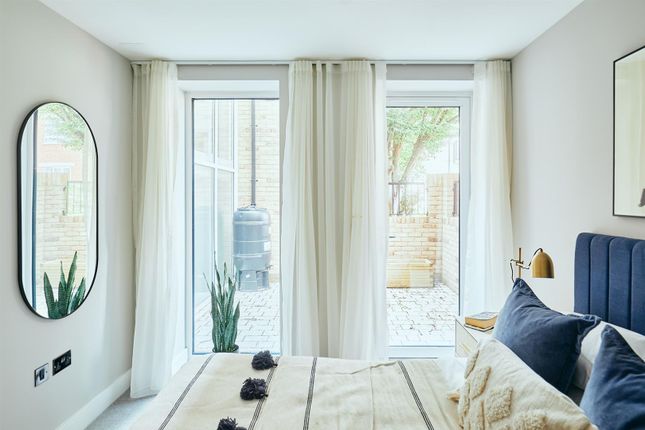 Flat for sale in Windows On The River, Chiswick