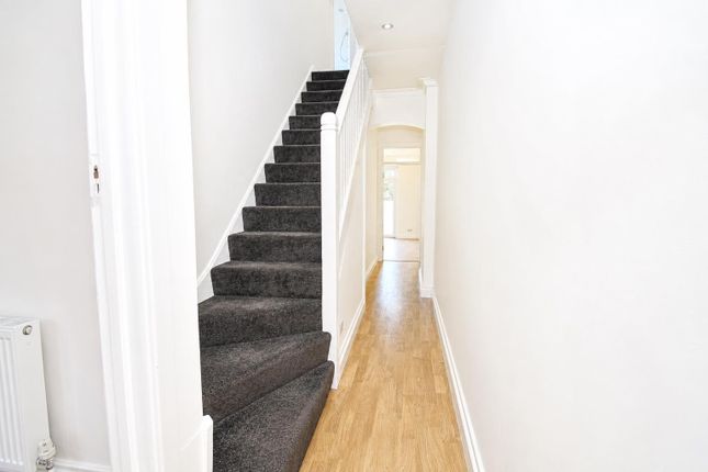 80, Park Avenue, London photo 3