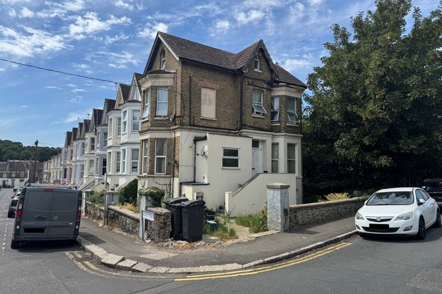 4-bed flat on 34 Salisbury Road, Dover, £220,000