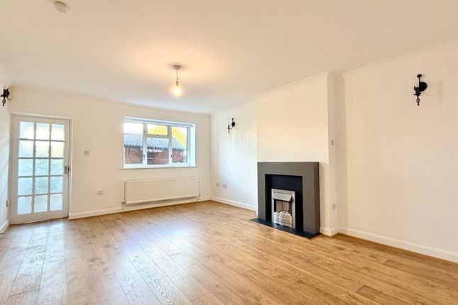 1 Raymar Flats, Winterhay Lane, Ilminster photo 3