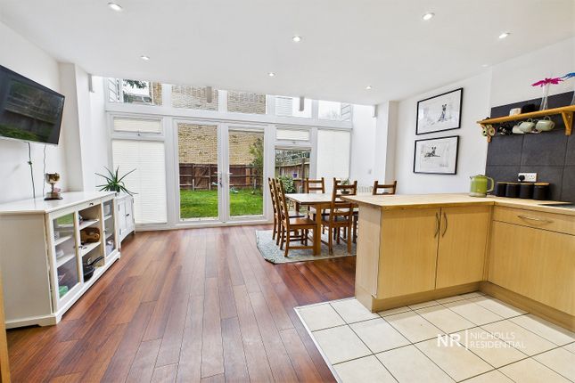 56, Revere Way, West Ewell photo 2