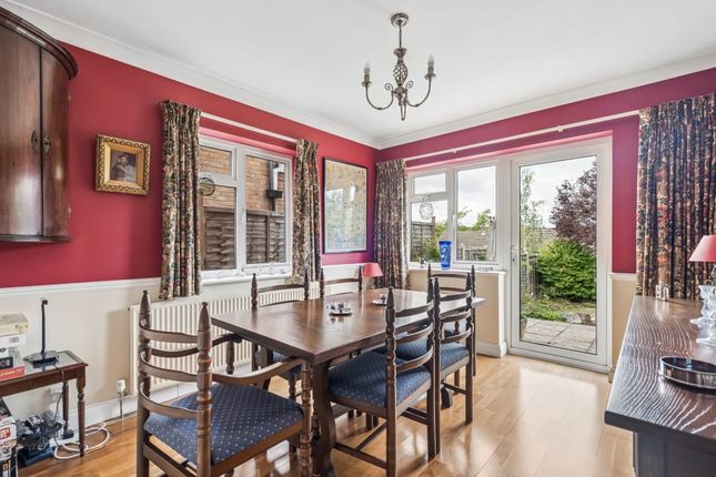 47, The Paddock, Gerrards Cross photo 4
