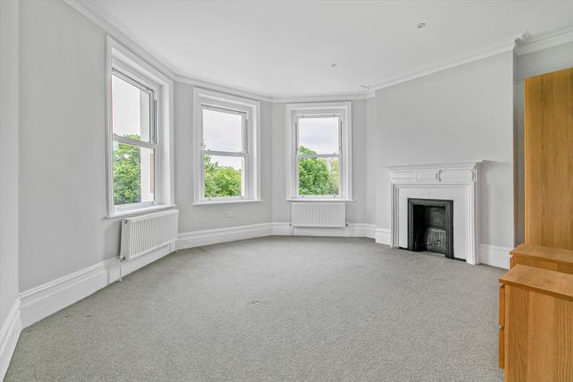 Flat for sale in Glenshaw Mansions, London