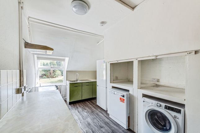 First Floor Newham Flat, Carmel College, Wallingford photo 3