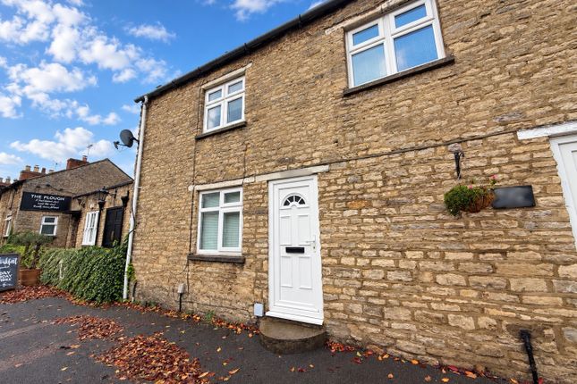 2-bed terraced on Bicester, £1,350/mo