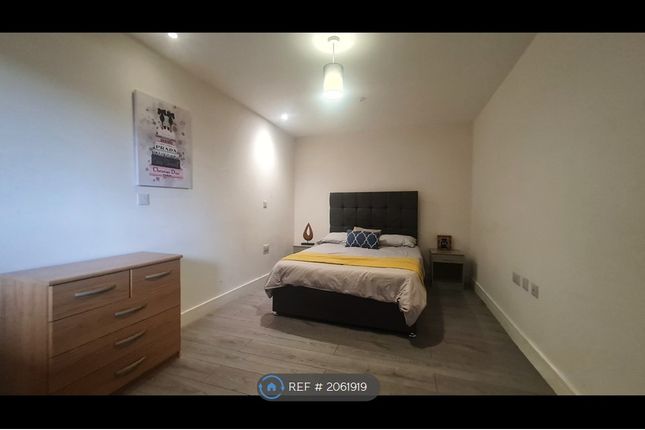 Flat to rent in Vivian Court, Hemel Hempstead