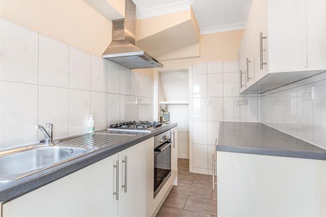 363, Whitton Avenue East, Greenford photo 4
