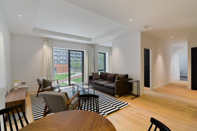 Thumbnail Flat for sale in Hercules House, London