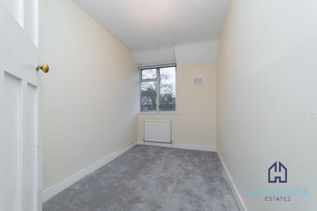 Terraced house for sale in Summers Lane, London