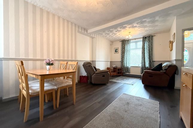 10 Harcourt Terrace, Mountain Ash photo 2