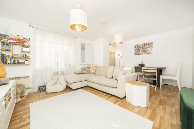 Thumbnail Flat for sale in Cherrywood Close, London