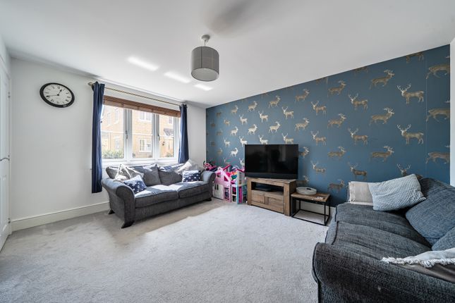 7, Castle Close, Cheltenham photo 3