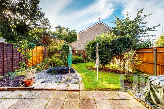 3 Wadham Close, Crawley photo 4