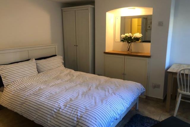 Basement Flat, 17, Thorncliffe Road, Oxford photo 3