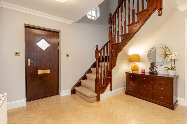 8, The Woodlands, Darlington. photo 2