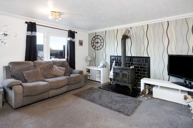70 Newlands, Dawlish photo 3