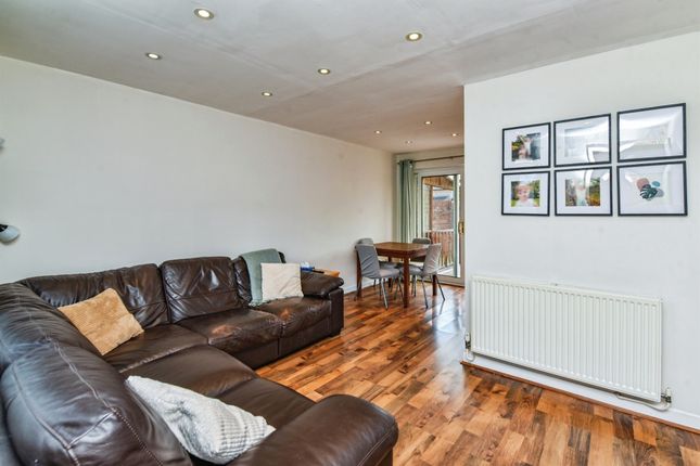 9, Ludlow Close, Westbury photo 3