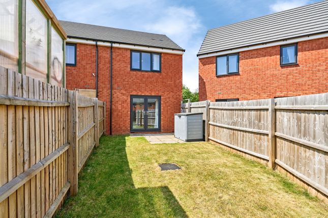 40, Bluebell Crescent, West Midlands photo 4