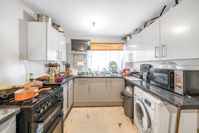 Thumbnail Terraced house for sale in Lord Holland Lane, Myatts Fields South, London