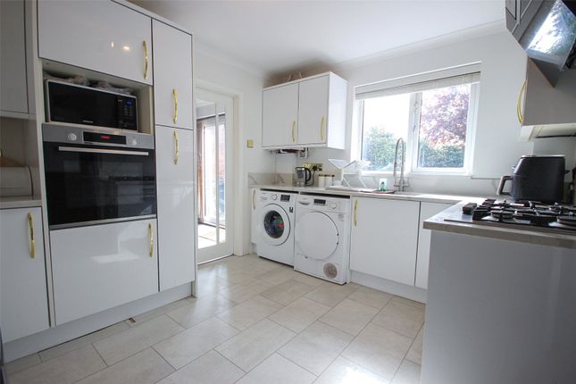 29, Walcourt Road, Bedford photo 3