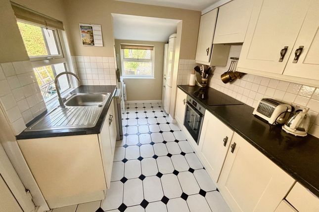 38, Denham Road, Egham photo 4