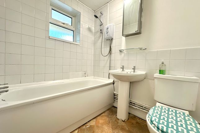 Flat 8, Birmingham photo 3