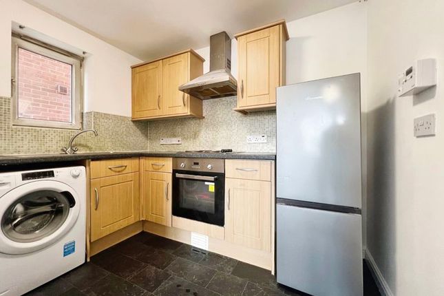 16 Worsley Gardens, Mountain Street, Manchester photo 3