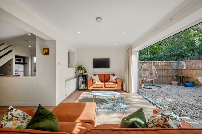 21, Audley Firs, Walton-on-Thames photo 2