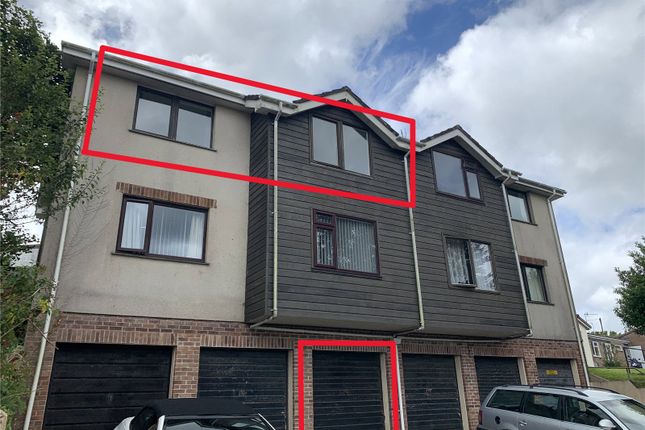 2-bed flat on Hillside Court, Bodmin, £850/mo