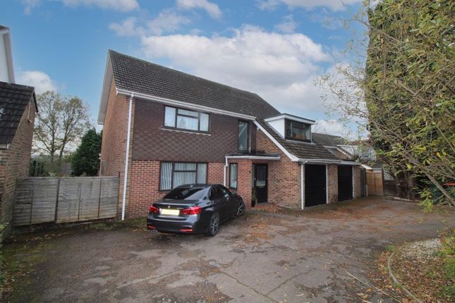 Thumbnail Detached house for sale in Cowdray Close, Maidenbower, Crawley