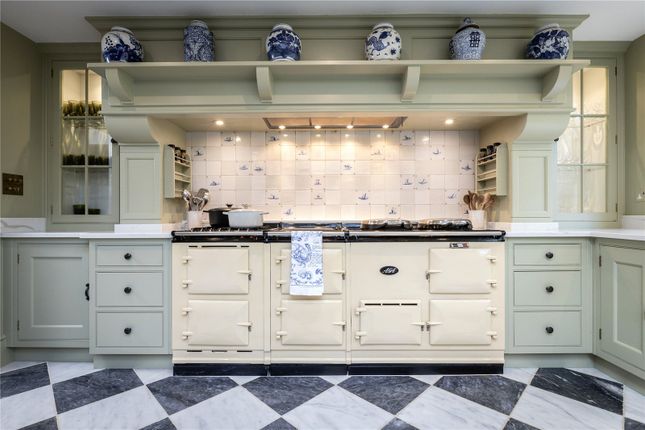 Kitchen Cameo