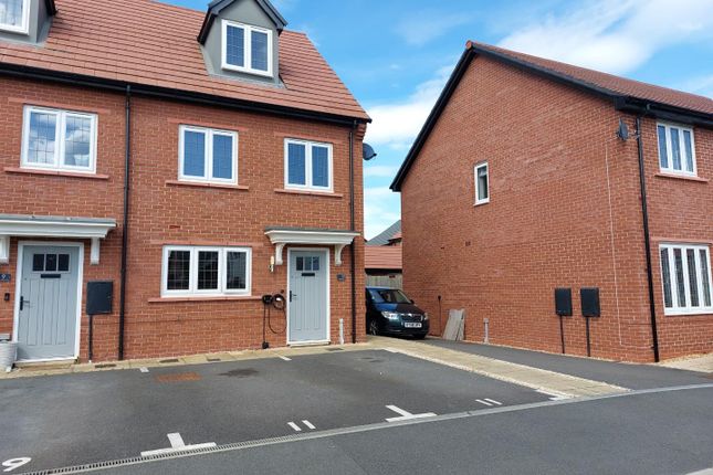 End terrace house to rent in Wheatfield Drive, Crewe