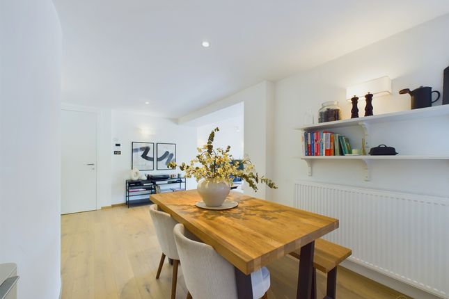 Flat for sale in Flat 1, Uplands House, Four Ashes Road, Cryers Hill, High Wycombe