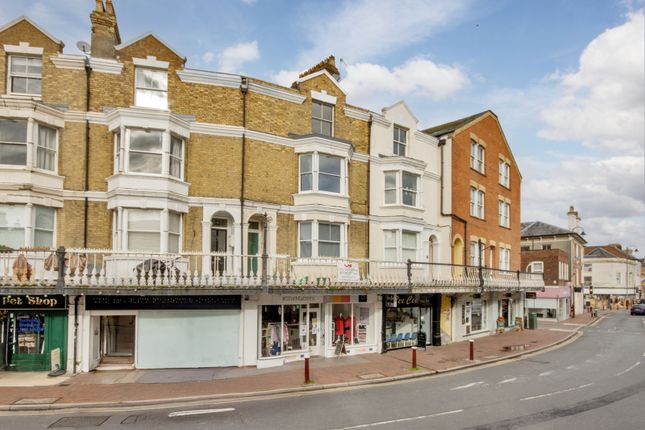 1 Bed Unfurnished Flat