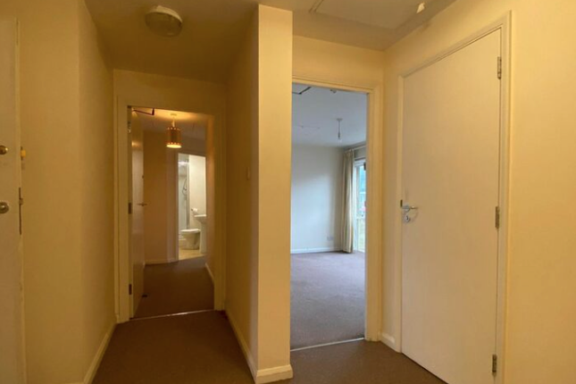 Flat for sale in Skyview Apartments, 35 Park Street, Croydon, Surrey