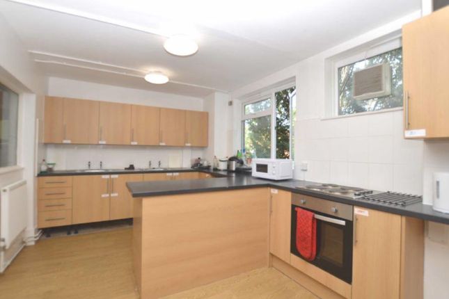 Room 43, Martindale Court, Reading photo 2