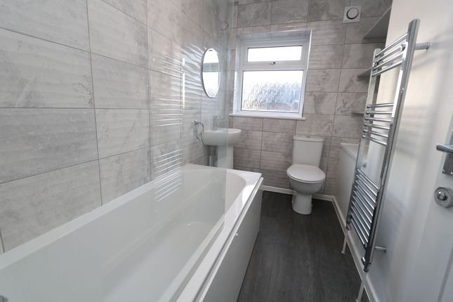 11 Beaufort Way, Barry photo 4