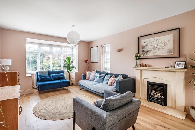 19 Meadowbrook, Oxted photo 3