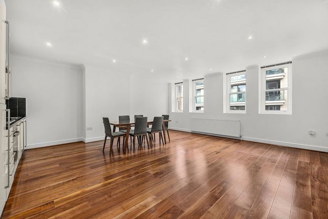Flat 4, 74, Newman Street, London photo 2