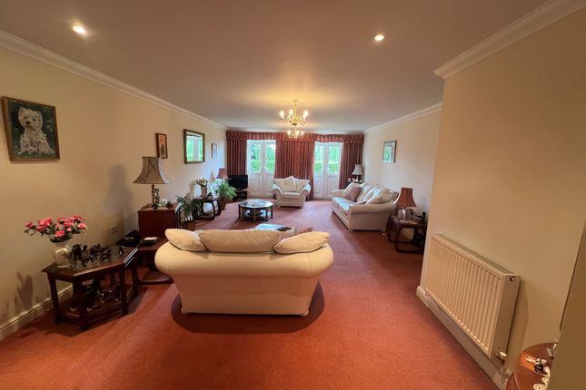Grove Lane, Altrincham photo 3