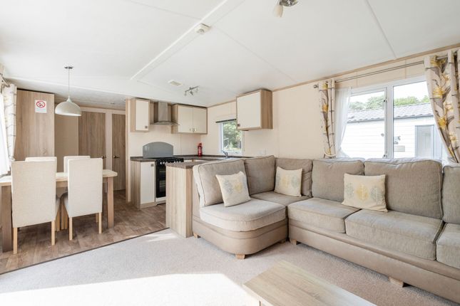 Carnaby Oakdale, Tingdene Caldecott Hall Country Park, Beccles Road, Great Yarmouth photo 4
