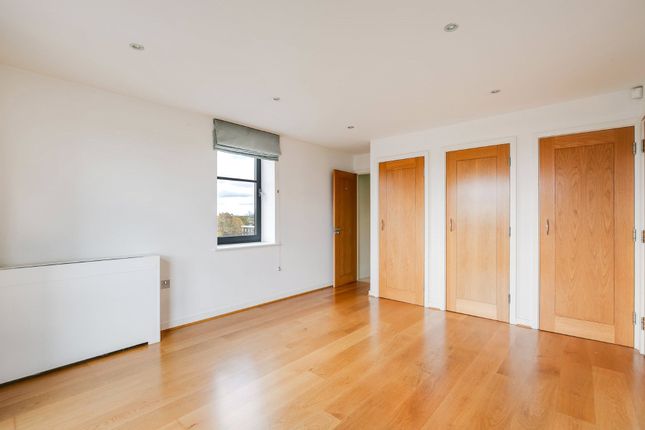 Flat for sale in Winterton House, Maida Vale, London